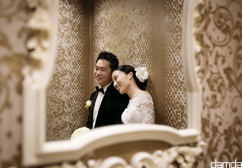 담다스튜디오_본식스냅_명동성당_0015.jpg
